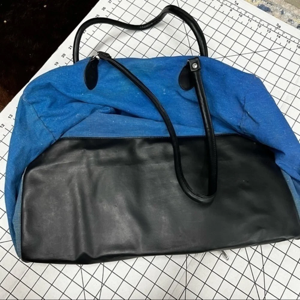 Disney Mickey Unlimited VNTG duffel bag